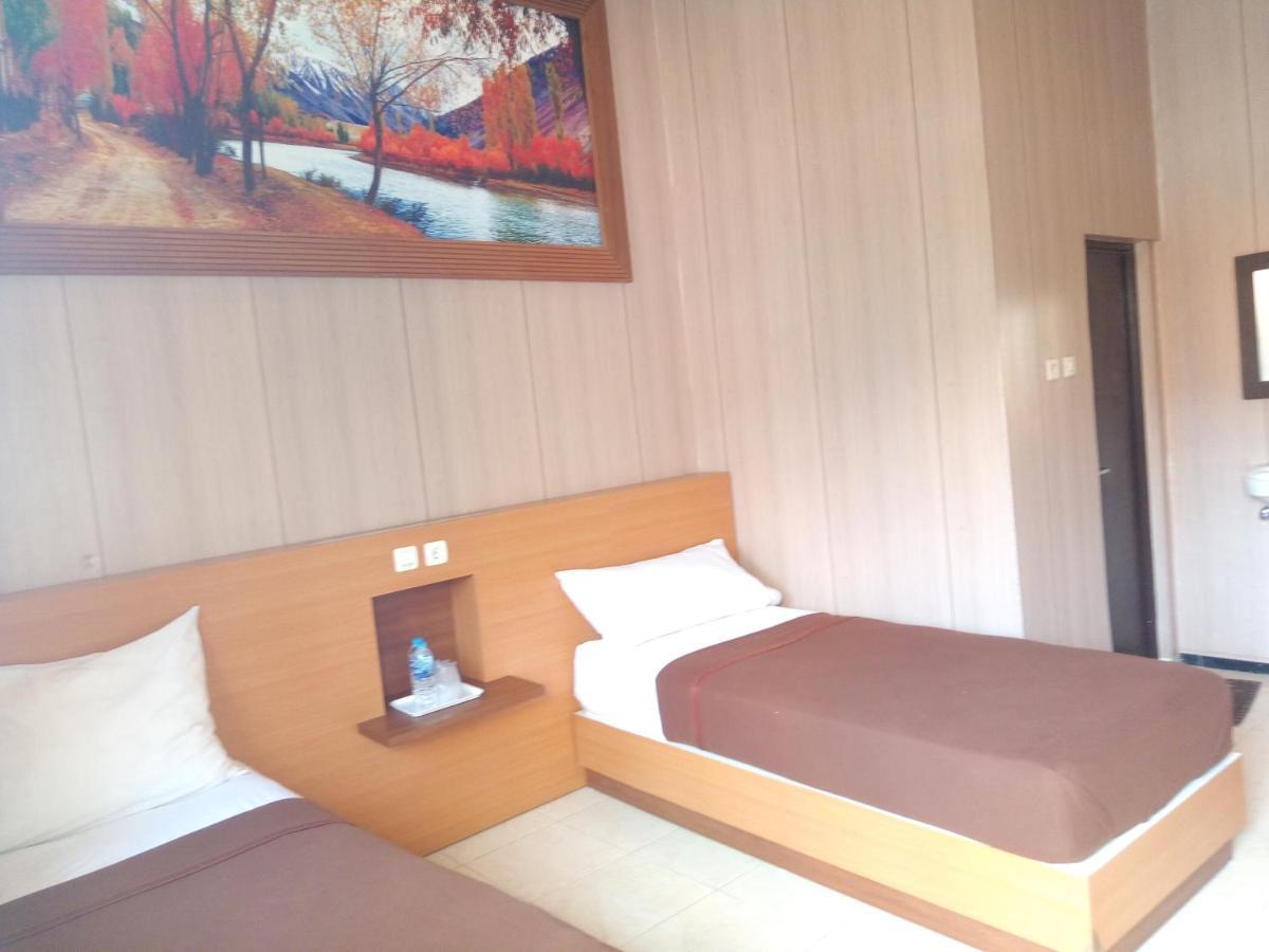 Hotel Kencana Rembang Phòng bức ảnh