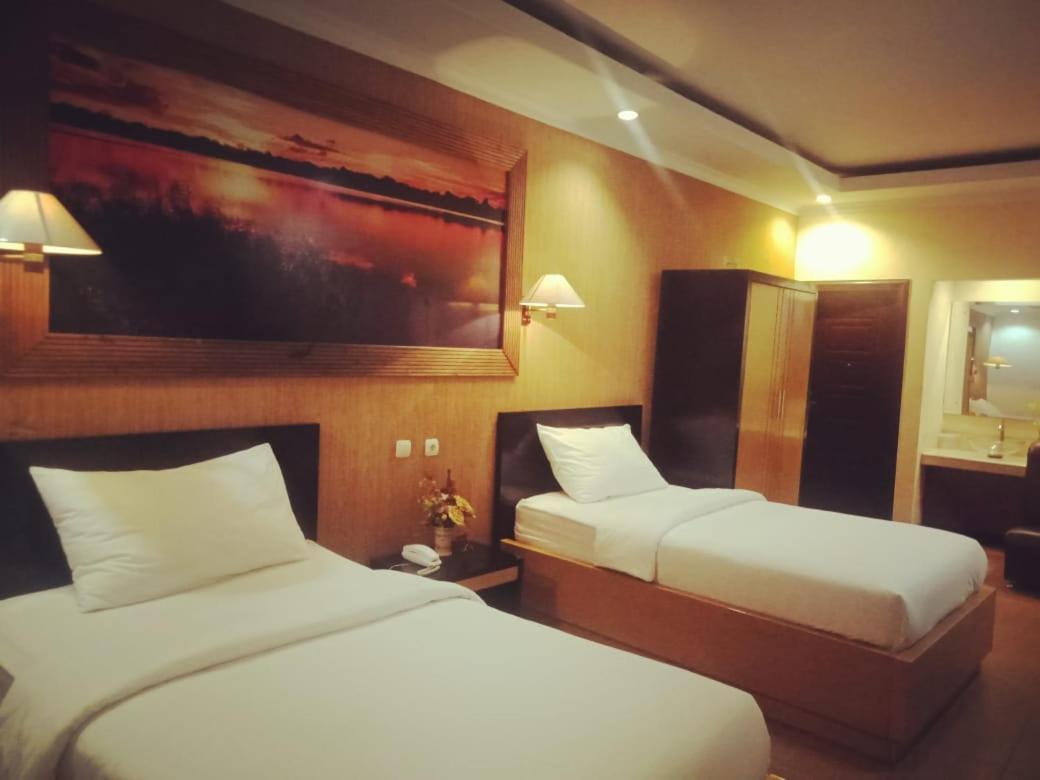 Hotel Kencana Rembang Ngoại thất bức ảnh